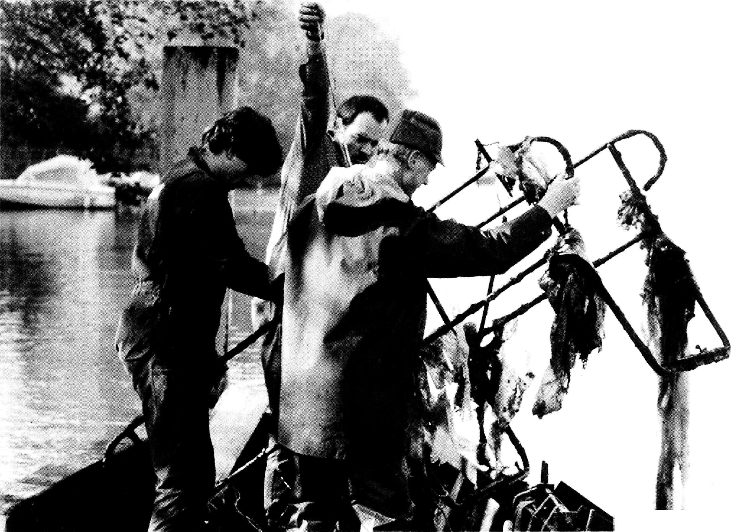 Taucher bei der Schiffsanlegestelle 1987